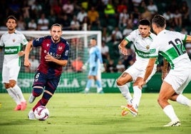 Kochorashvili, durante el partido ante el Elche.
