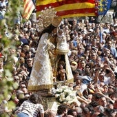 La Virgen en su plaza, durante el Traslado.