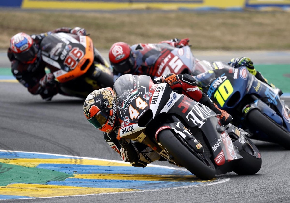Canet, por delante de Moreira en el GP de Francia.