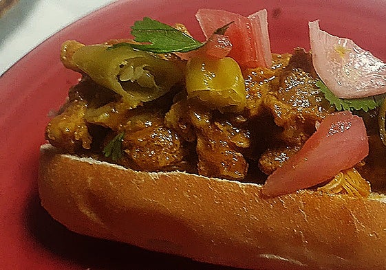 Brioche de cochinillo del Bar Marvi de Valencia.