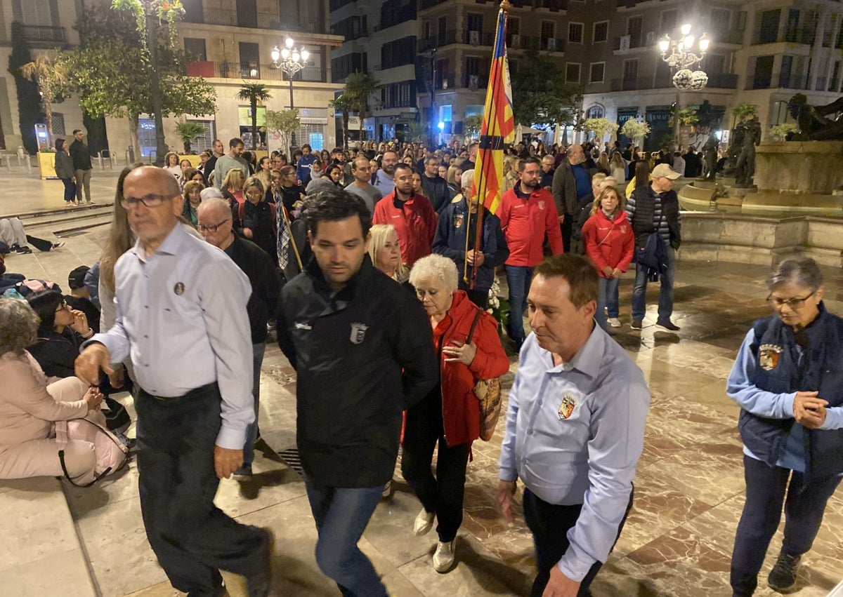 Imagen secundaria 1 - Peregrinos de Paterna, con su alcalde, y caminantes del Marquesat.
