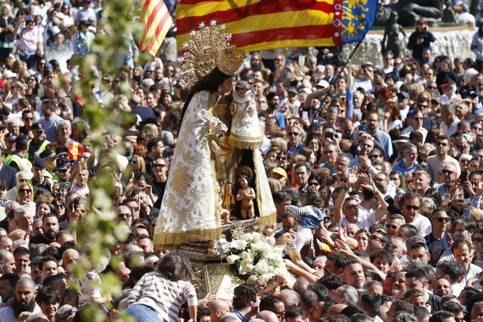 Valencia se entrega a la Mare de Déu en 2025