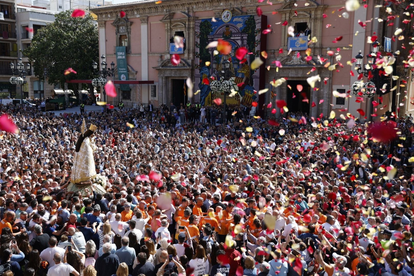 Valencia se entrega a la Mare de Déu en 2025