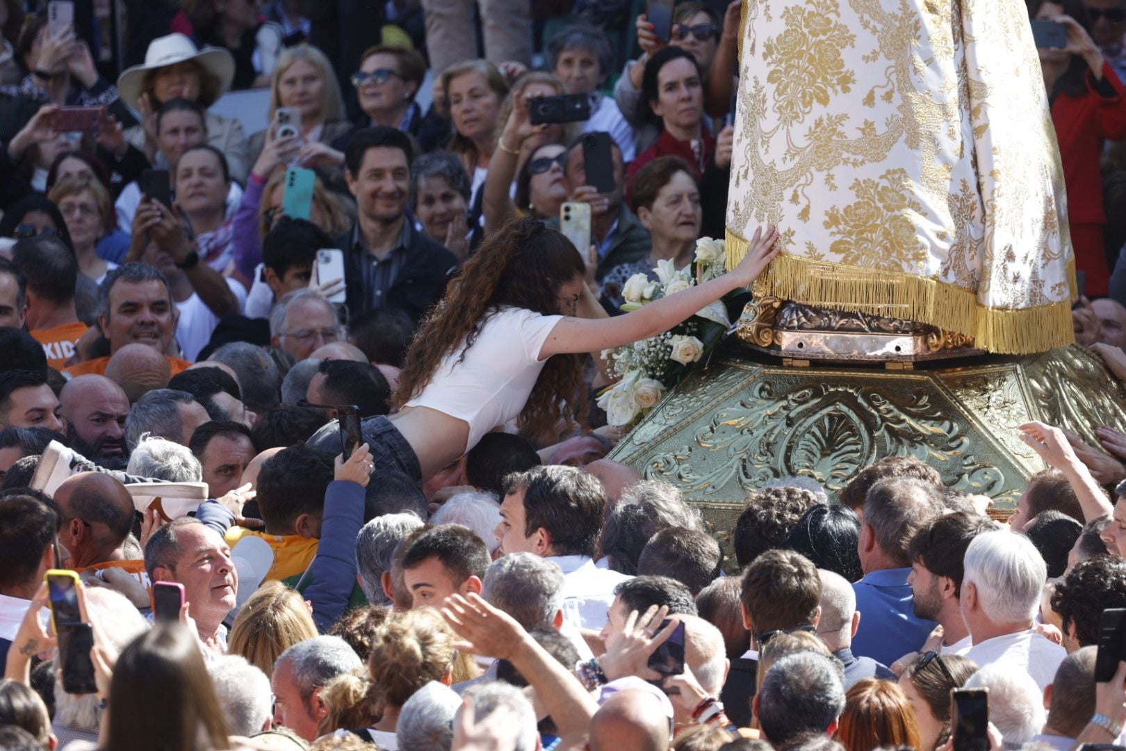 Valencia se entrega a la Mare de Déu en 2025