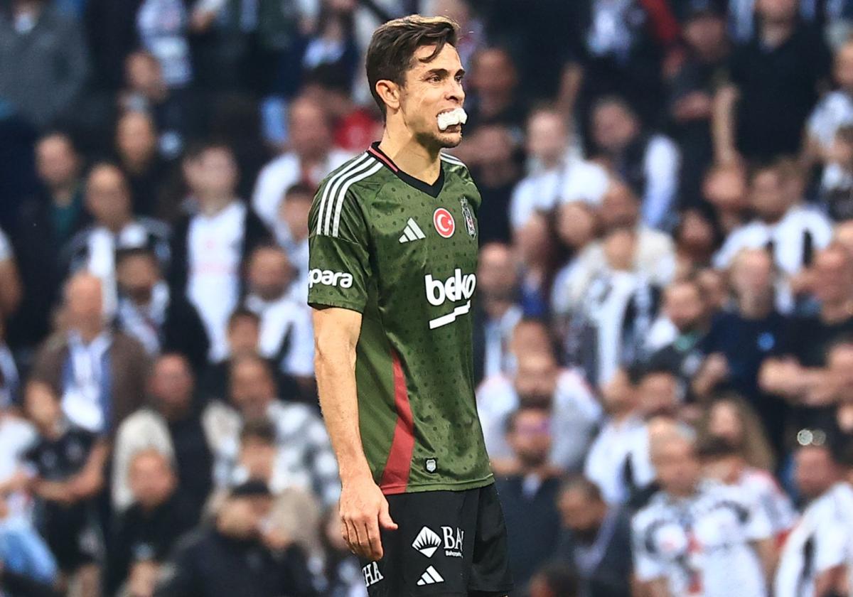 Un aguerrido exvalencianista se parte los dientes por su equipo