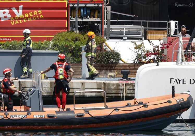 Bomberos que han intervenido en la emergencia.