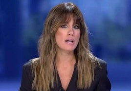 La periodista Isabel Jiménez, durante la presentación de un informativo.l