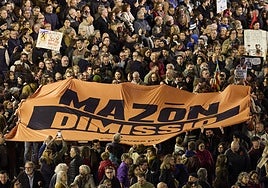 Una pancarta en la manifestación contra Mazón.