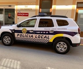 Coche de la patrulla de la Policía Local de Navarrés.