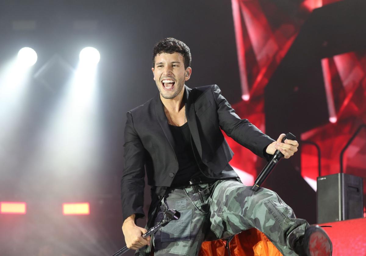Sebastián Yatra durante un concierto en una imagen de archivo.