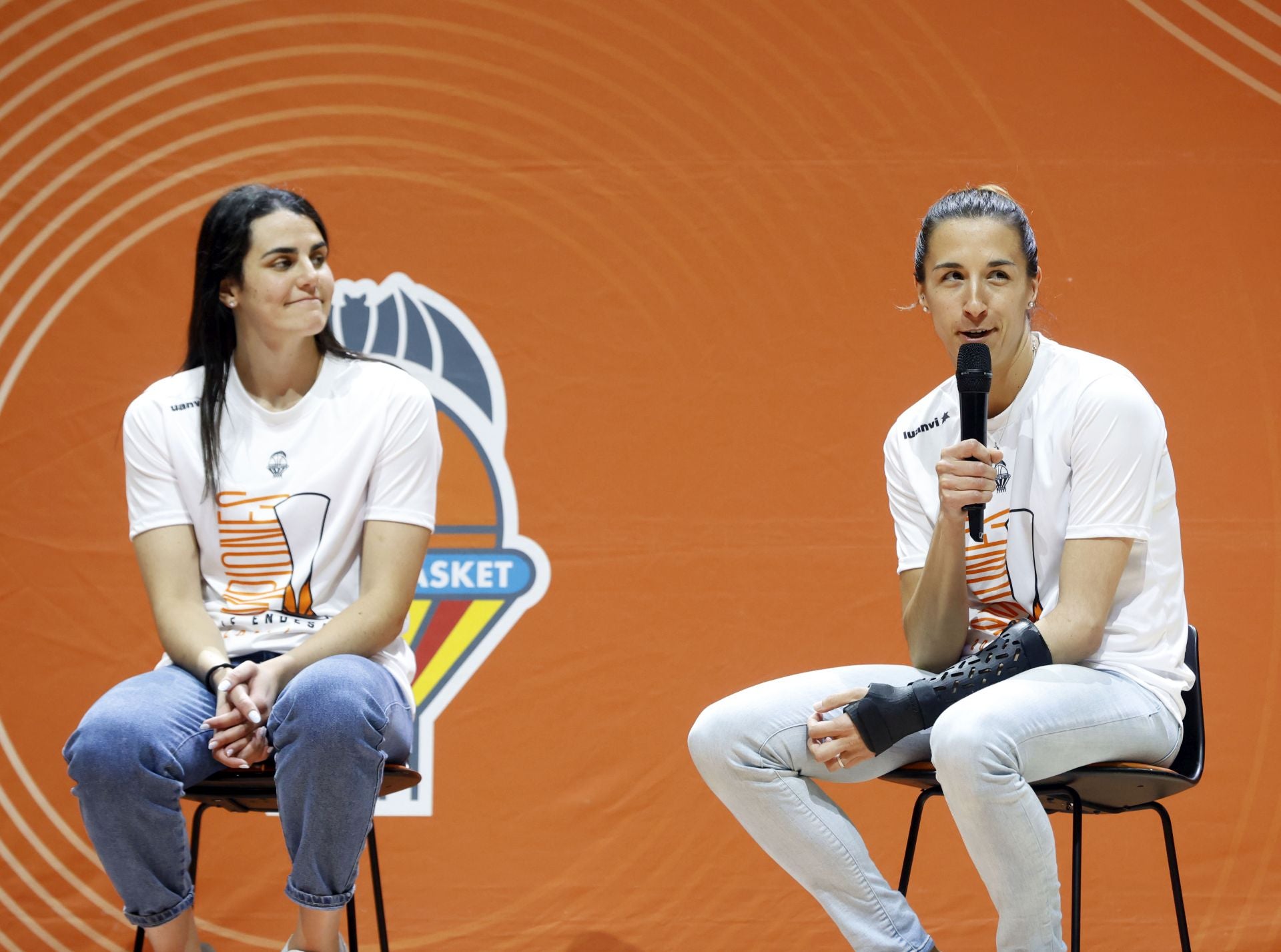 El Valencia Basket femenino celebra su tercer título consecutivo