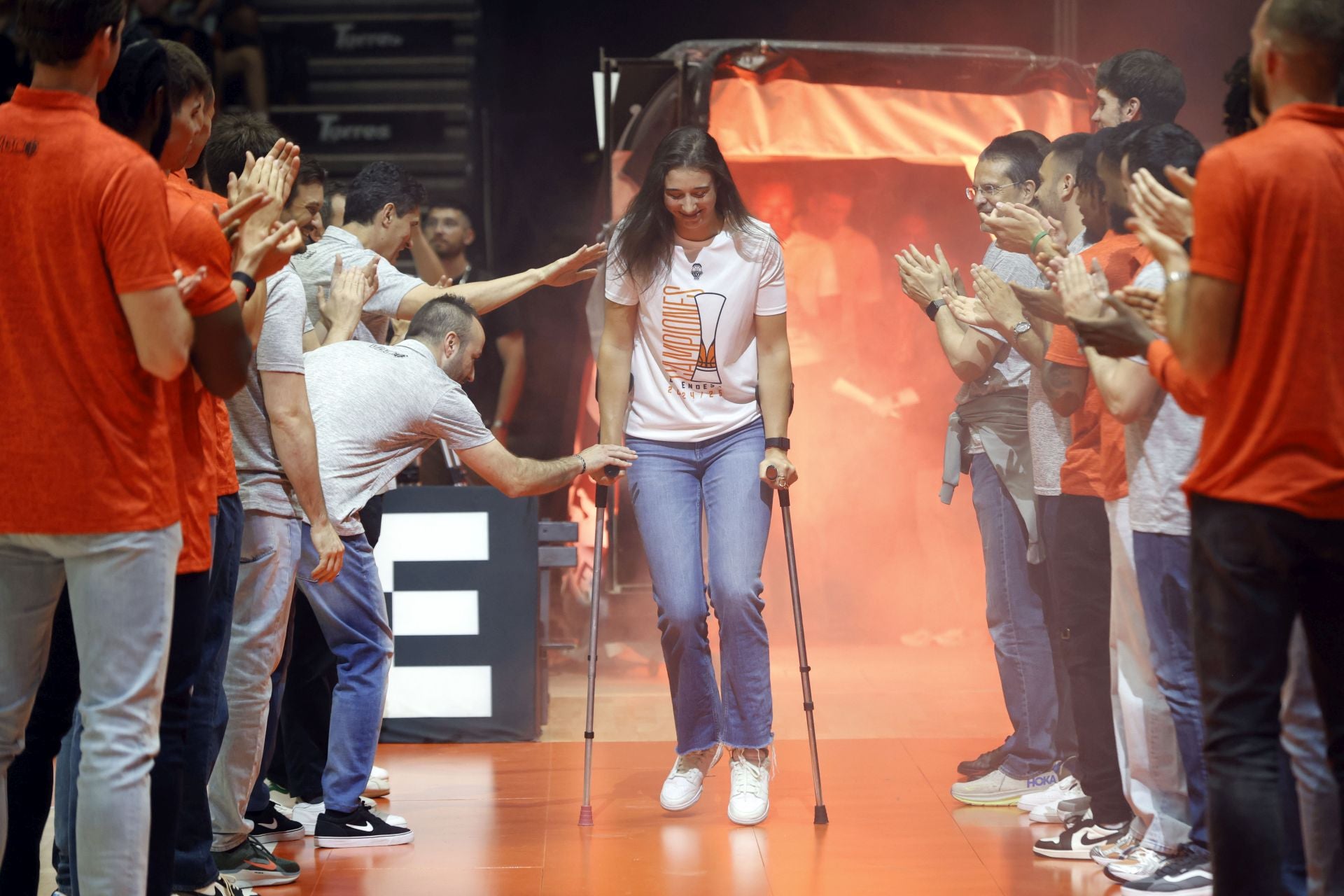 El Valencia Basket femenino celebra su tercer título consecutivo