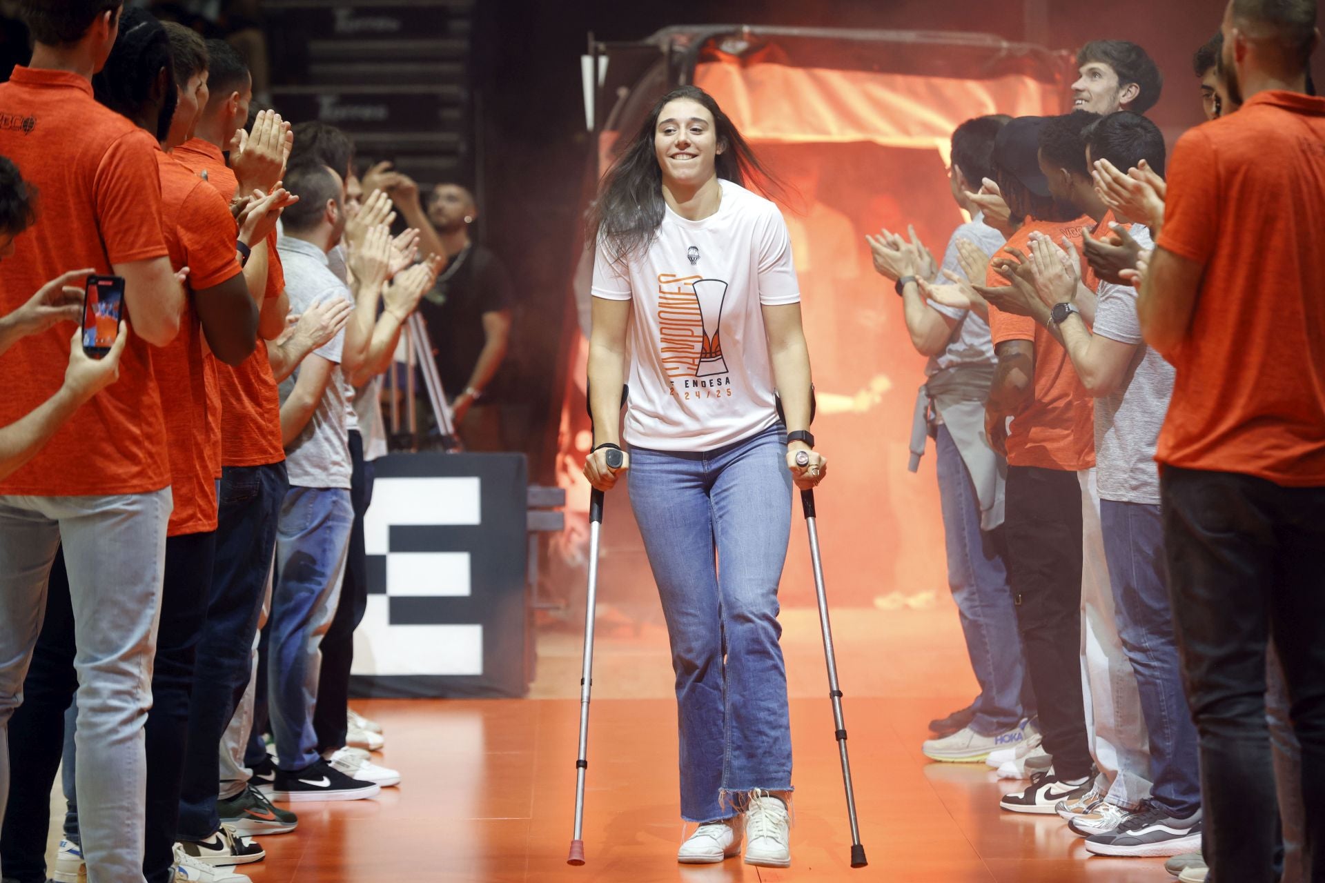 El Valencia Basket femenino celebra su tercer título consecutivo
