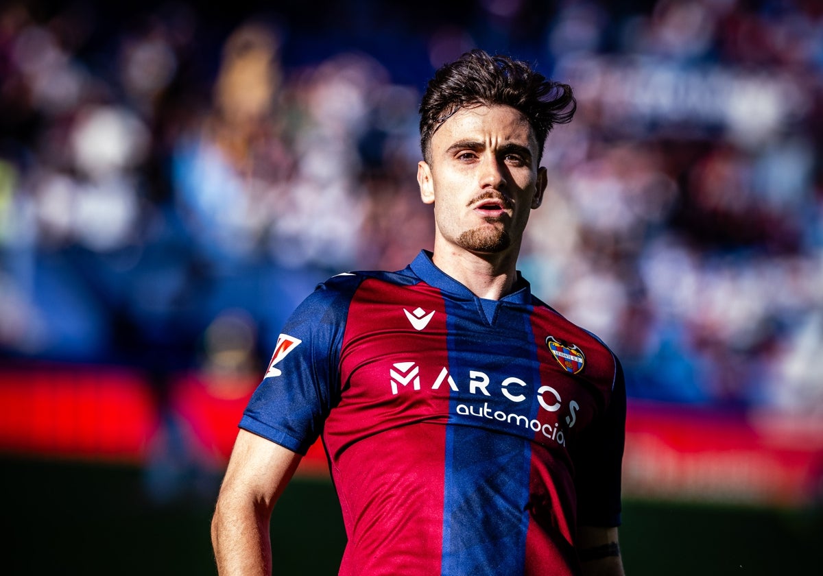Álex Forés, el arma del Levante para conseguir el ascenso