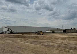 El solar donde se acumularon los residuos, ya limpio por completo.