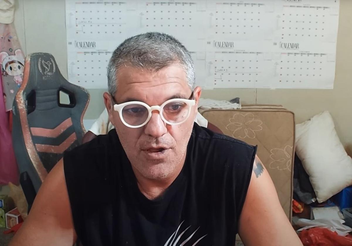 Frank Cuesta durante el comunicado.