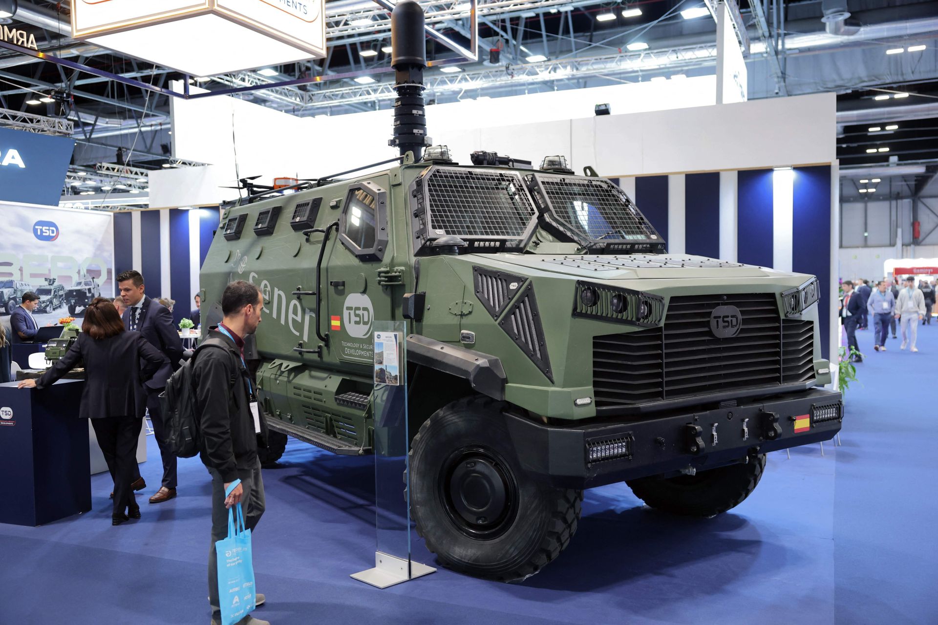 España muestra la última tecnología militar en FEINDEF