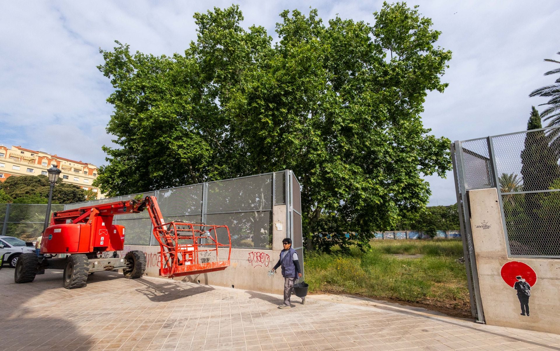 FOTOS | Comienzan las obras del nuevo jardín del solar de Jesuitas de Valencia