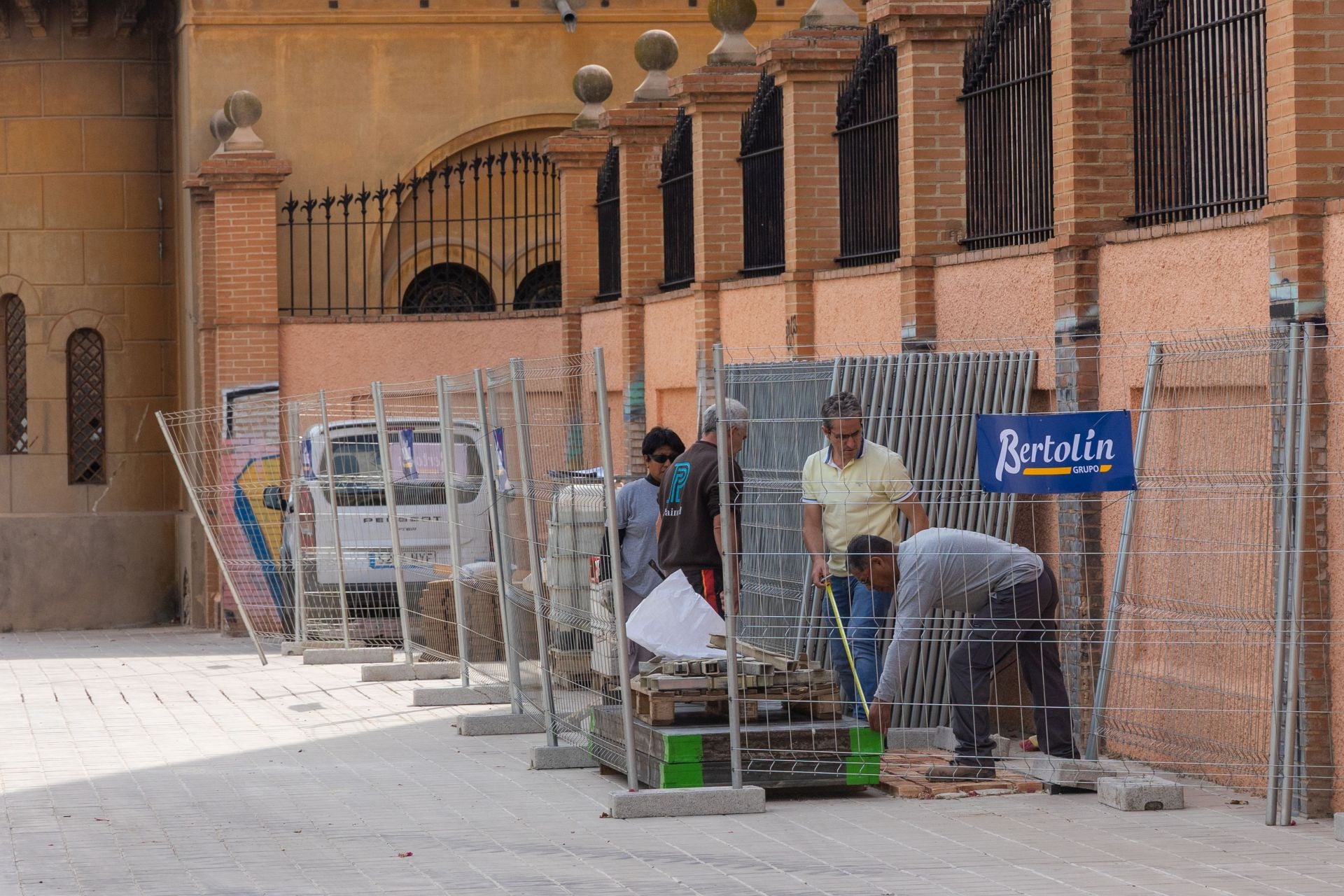 FOTOS | Comienzan las obras del nuevo jardín del solar de Jesuitas de Valencia