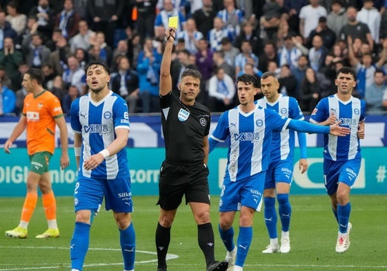 Gil Manzano, durante el Alavés-Valencia.