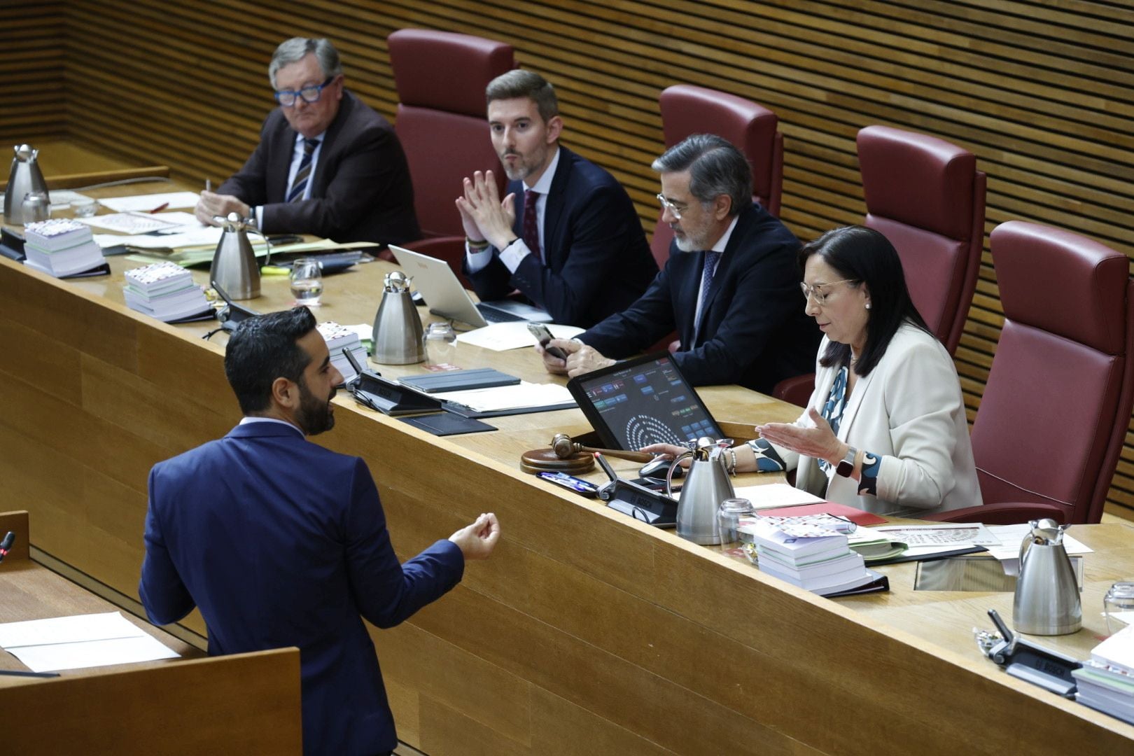 FOTOS | Sesión de control a Carlos Mazón en Les Corts este jueves