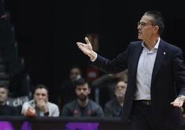 Pedro Martínez, durante un partido en la Fonteta.