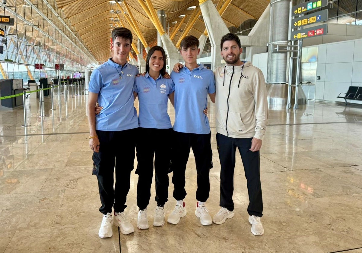 Joan Querol, Claudia Ventura, Dani Monfort y Lluís Torlà, antes de viajar a Podebrady.