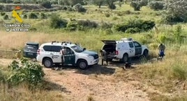 Los efectivos de la Guardia Civil del operativo de búsqueda en Pedralba.