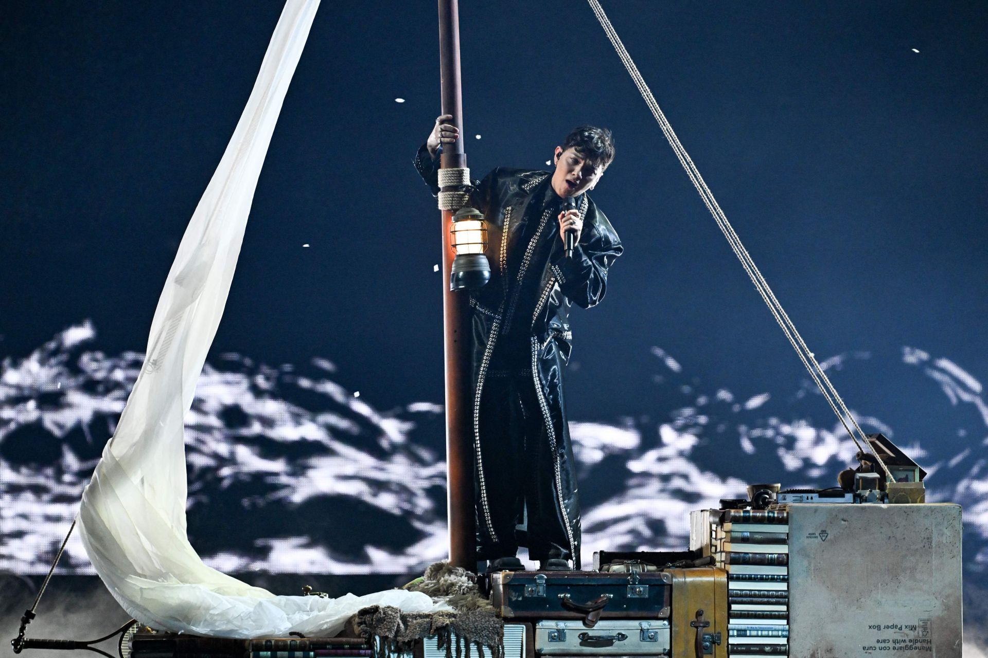 JJ, durante su interpretación en Eurovisión