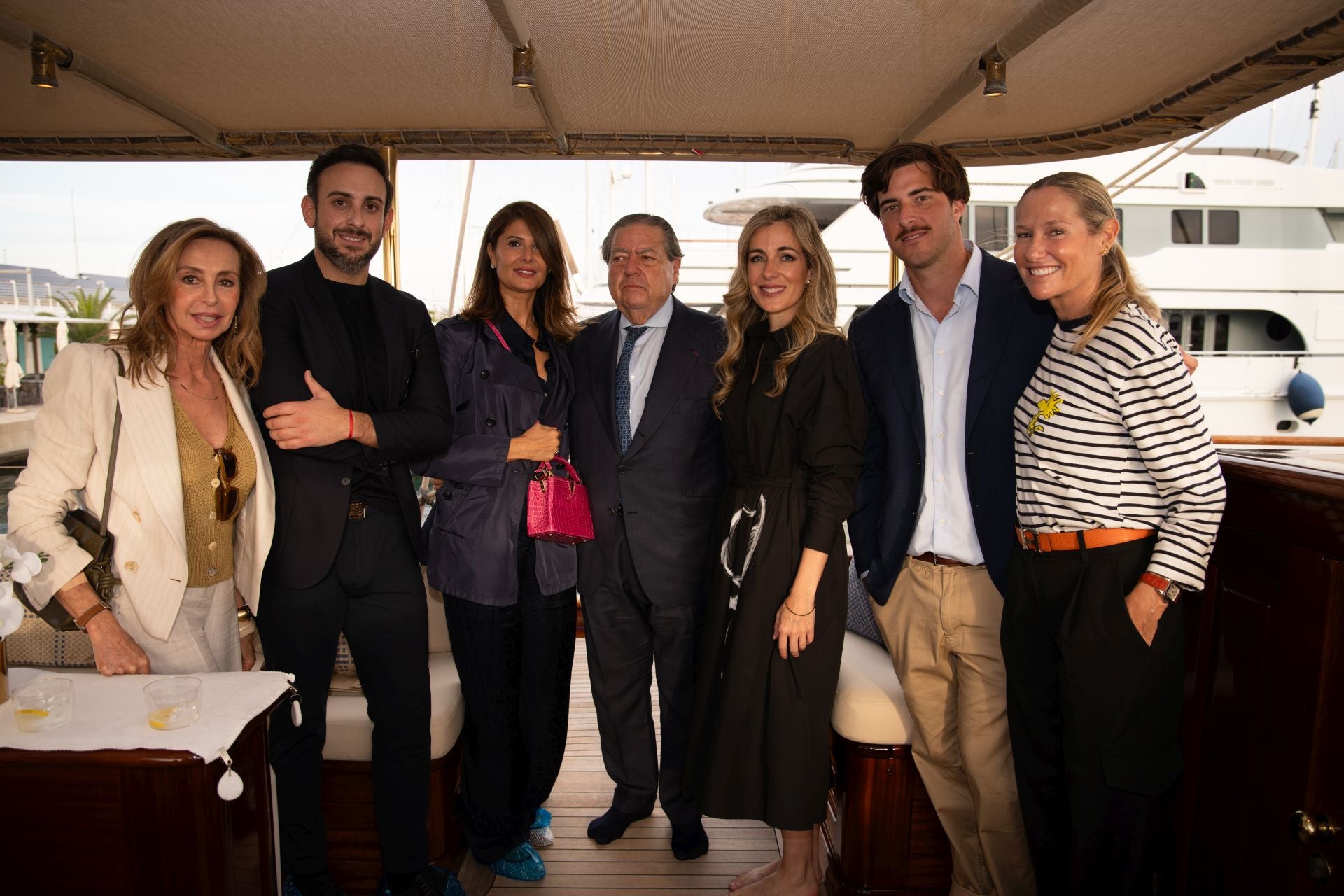 El lujo se sube a una goleta donde vive un empresario uruguayo (y se vende por quince millones) | las provincias