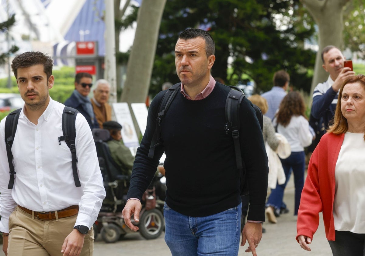 Mompó, a su llegada a la Ciudad de la Justicia para su comparecencia, que fue suspendida.