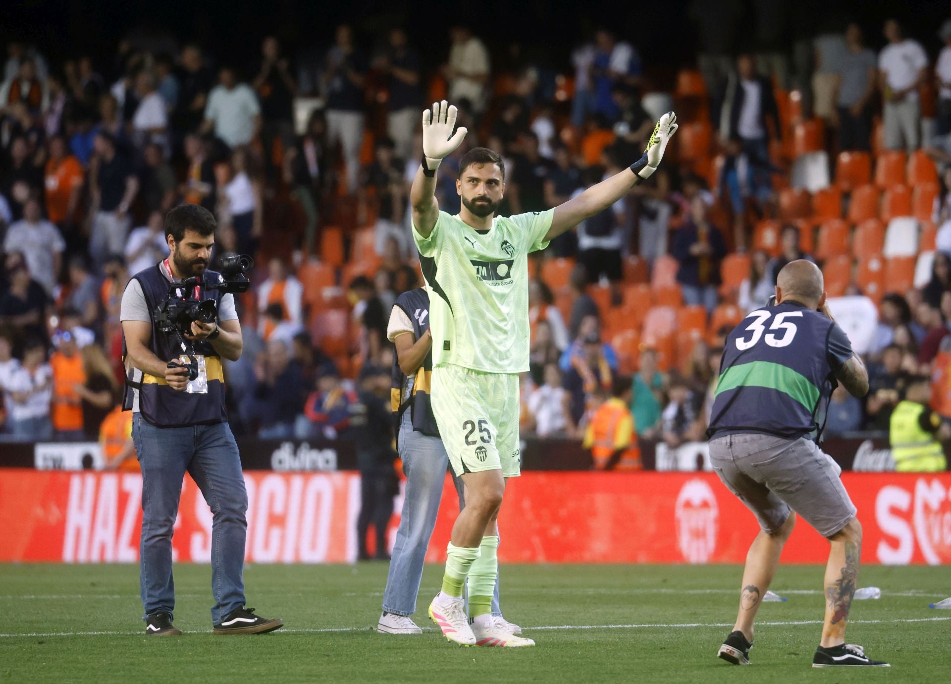 Así ha sido la despedida de Mestalla de Gayà, Mamardashvili y Jaume