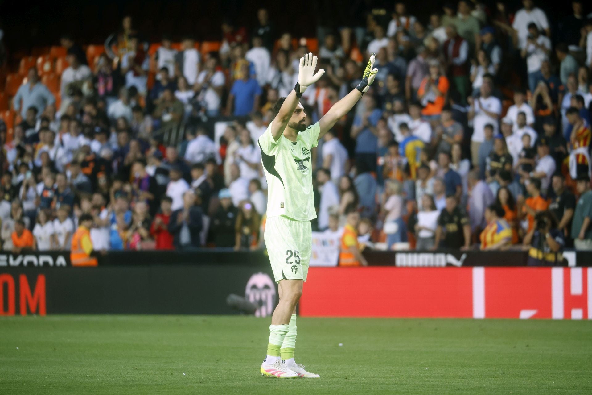 Así ha sido la despedida de Mestalla de Gayà, Mamardashvili y Jaume