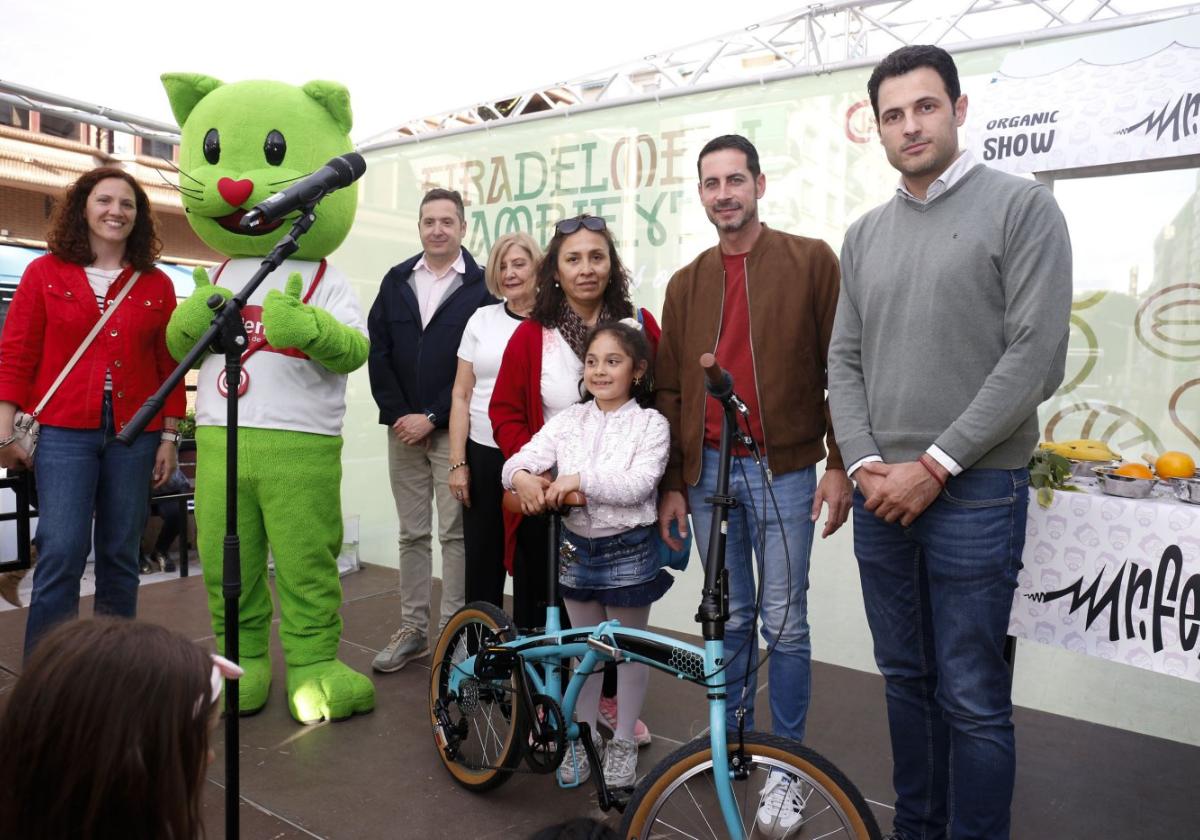 Durante la feria se sorteó una bicicleta.