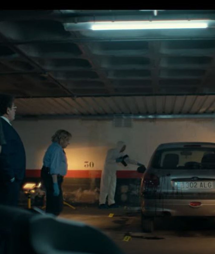 Imagen secundaria 2 - Varios momentos de la película en el nuevo tráiler que este lunes ha presentado Netflix.