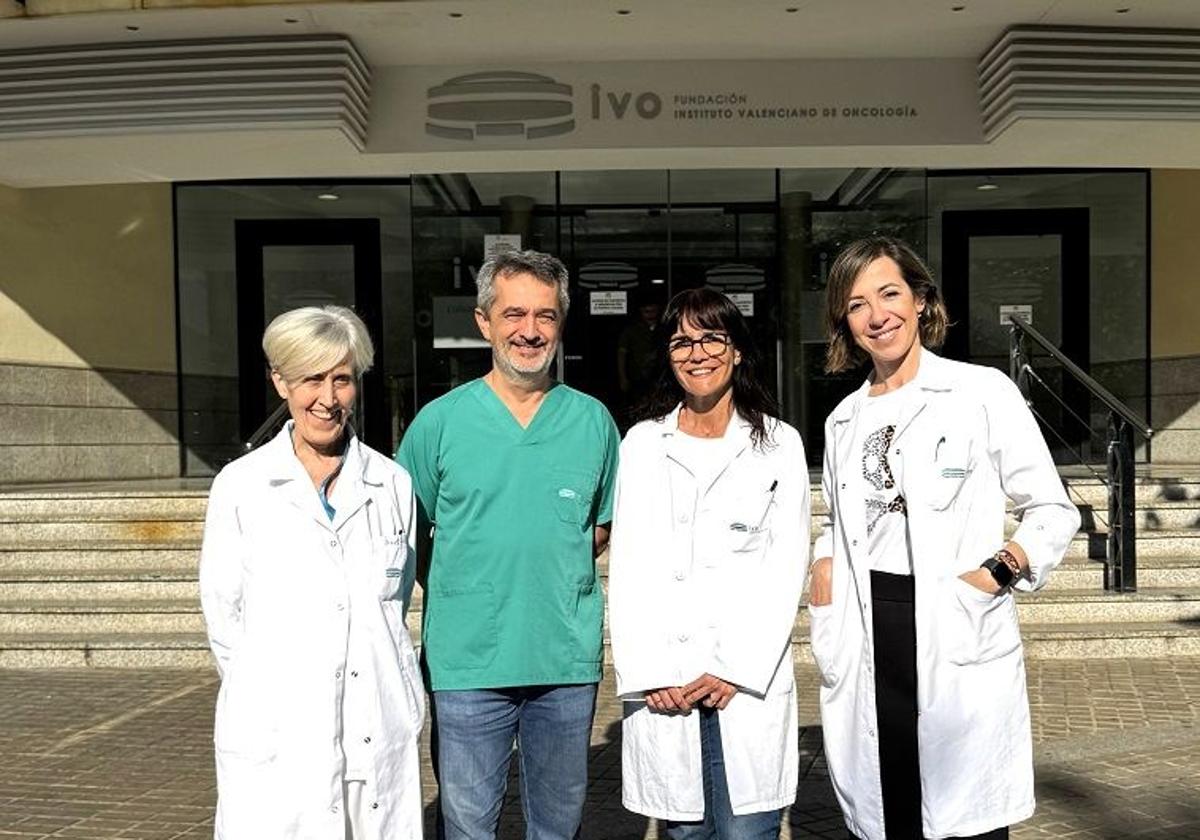 De izquierda a derecha Dra. Chust, Dr. Nagore, Zaida García y Dra. Juan del IVO
