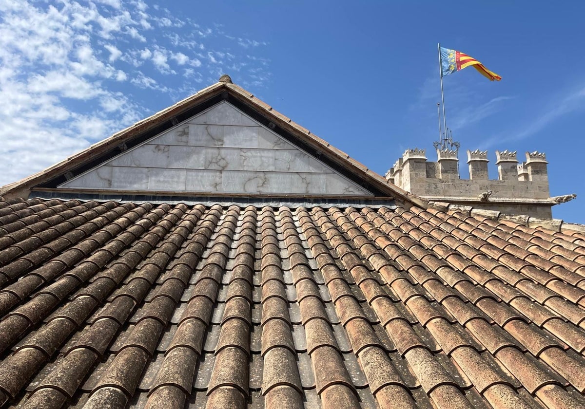 La Lonja de Valencia ya luce con esplendor el muro hastial norte que estaba en obras