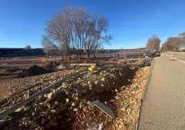 Destrozos en la antigua N-III sobre el río Magro.