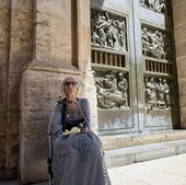 Marisa Rosa Alfaro, primera en la cola del Besamanos a la Mare de Déu.