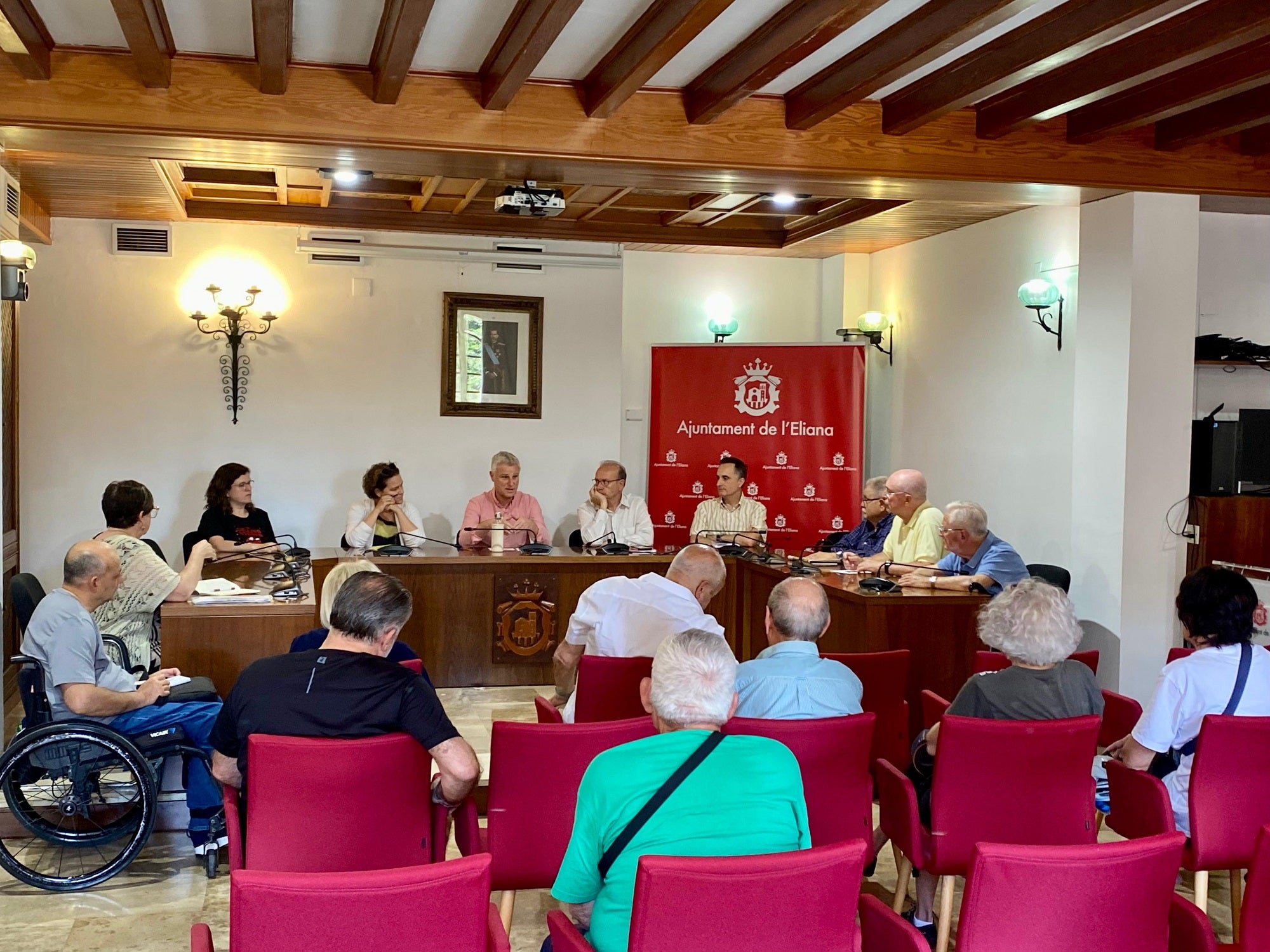 L'Eliana pedirá amparo al Síndic y un informe al Consell Jurídic Consultiu por la supresión del paso en la estación de Metro