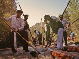 Los gancheros, un oficio cuyo recuerdo aún sobrevive.