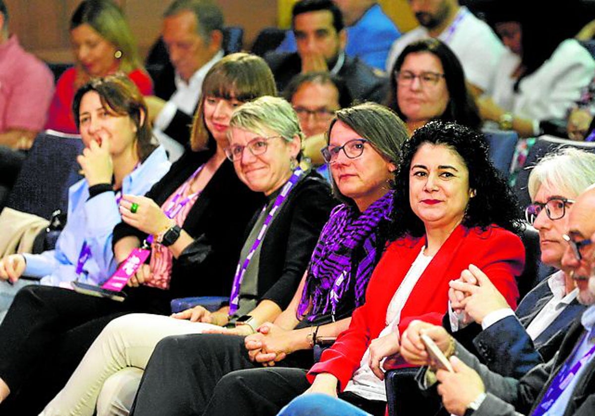 Ana García Alcole (de rojo), este jueves.