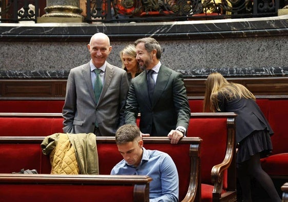 El portavoz de Vox y concejal de Empleo, José Gosálbez, junto a exportavoz Juanma Badenas.