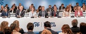 Mazón, en tercera fila, en la Junta Directiva del PP del pasado lunes.