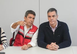 Mazón y Sánchez, en el Cecopi.