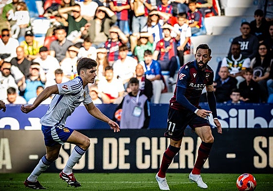 Morales, durante el partido de esta temporada contra el Zaragoza.