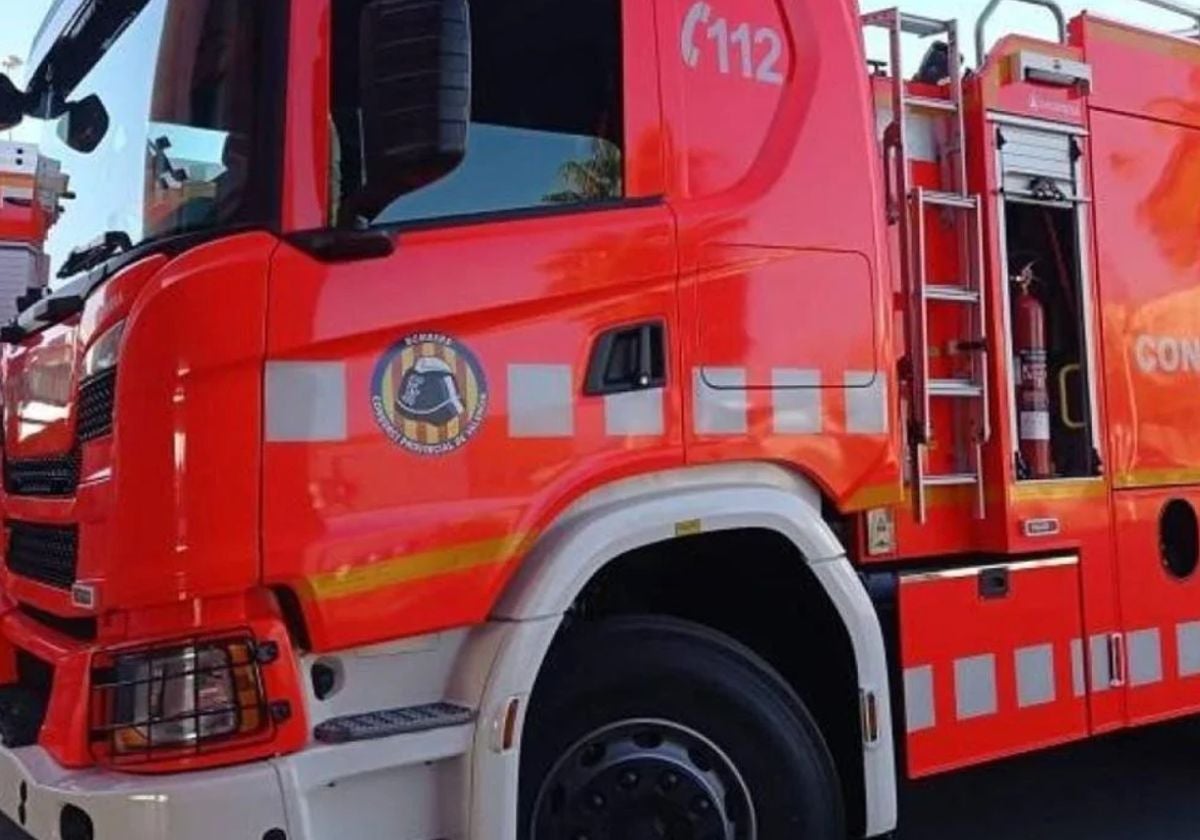 Hasta siete intoxicados por humo en un incendio en una vivienda en Paterna
