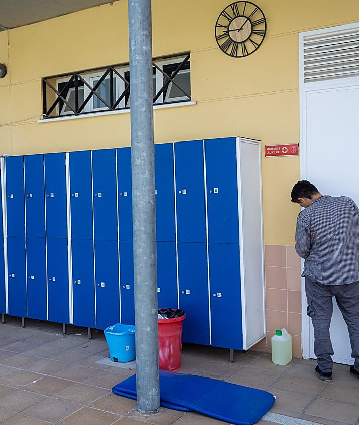 Imagen secundaria 2 - Piscinas de 50 y 25 metros del Parque del Oeste y zona de vestuarios y taquillas.