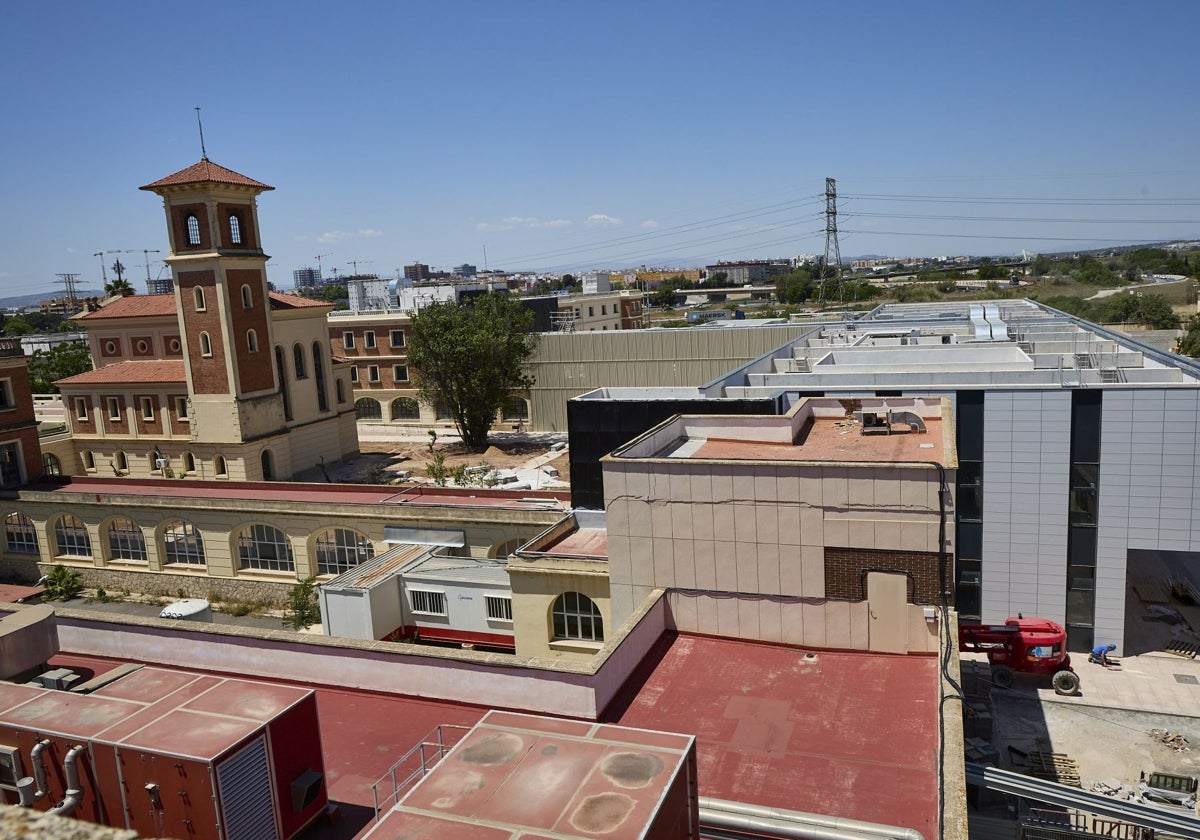 Sanidad adelanta a mitad de julio el traslado de pacientes del hospital Moliner al Militar de Mislata