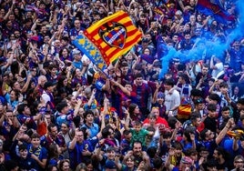Aficionados del LLevante, durante la celebración.